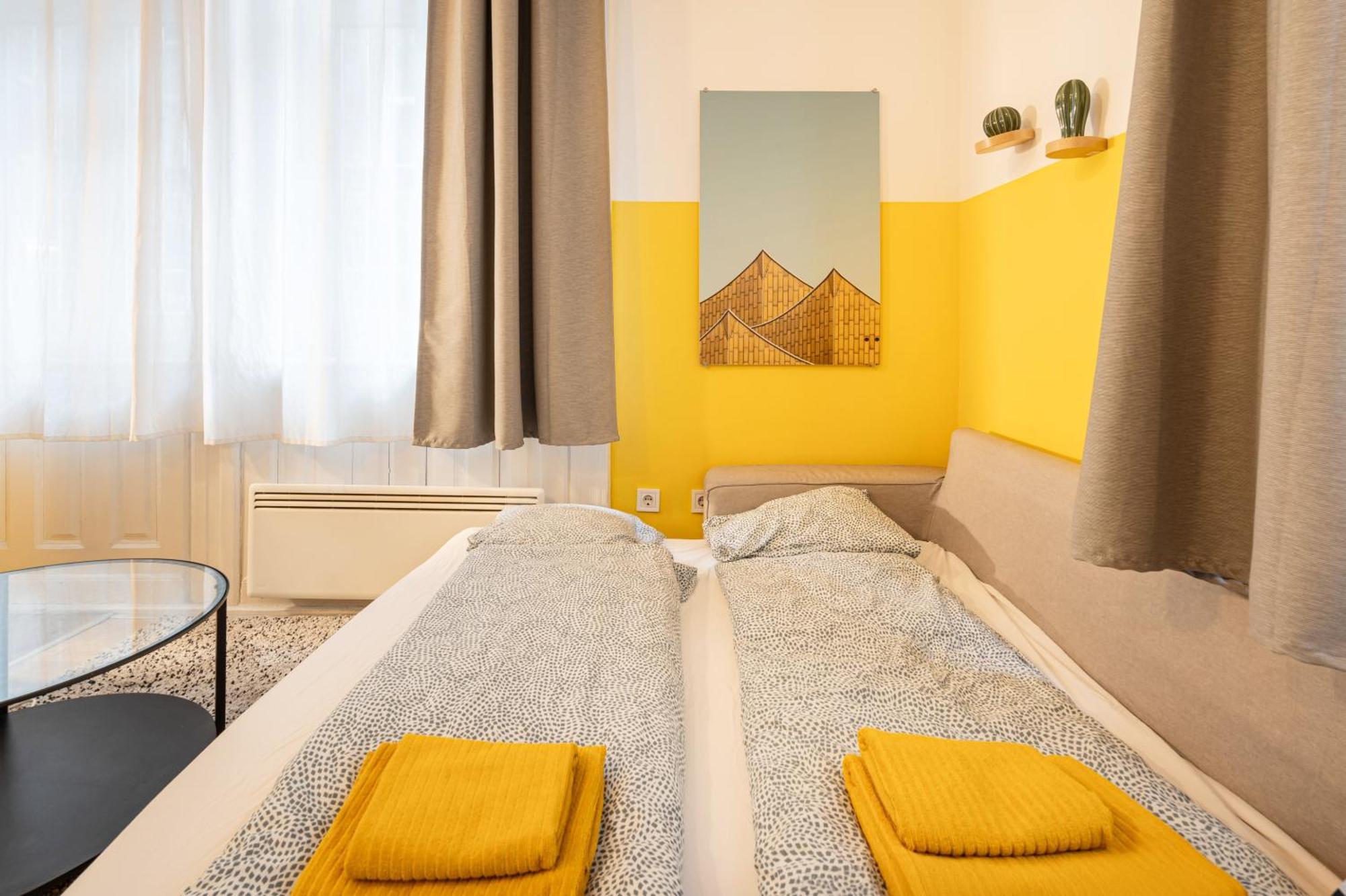 Charming In The Heart Of The Jewish Quarter W41 Yellow * Budapest